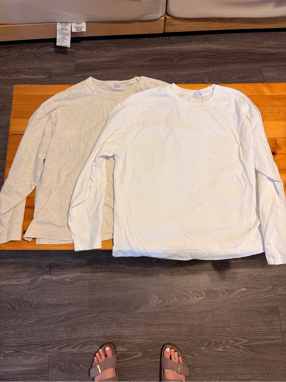 Womens Long-Sleeve Crew Neck Shirt - White / Light Gray